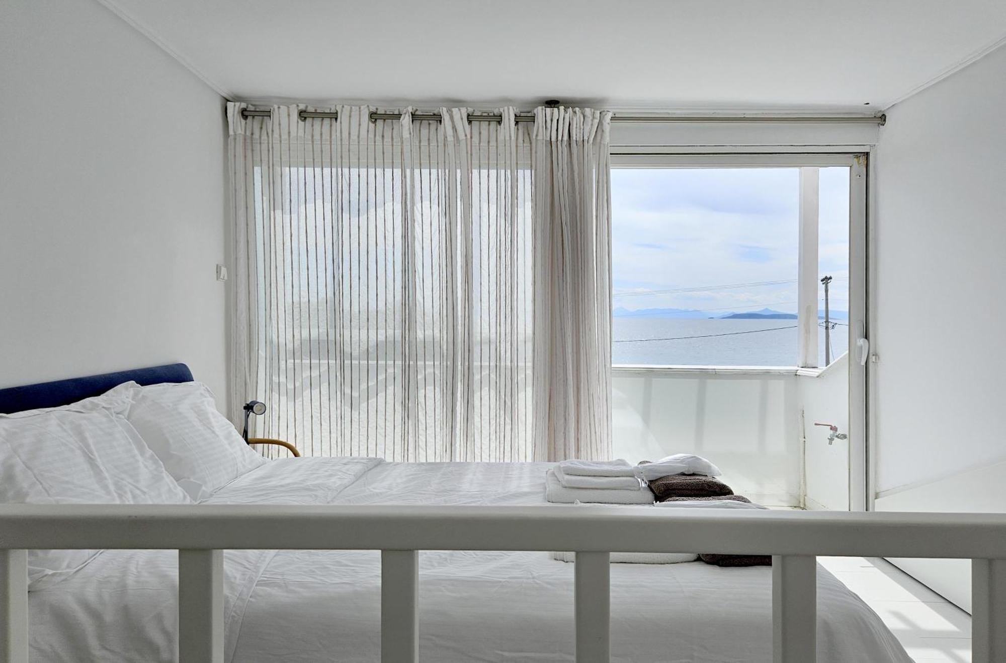 Lagonisi Beach House Kalivia Thorikou Экстерьер фото